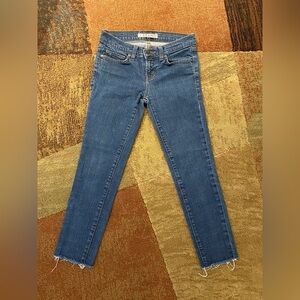EUC J Brand Skinny Leg Cropped Distressed Hem Jeans Style 910 Miner